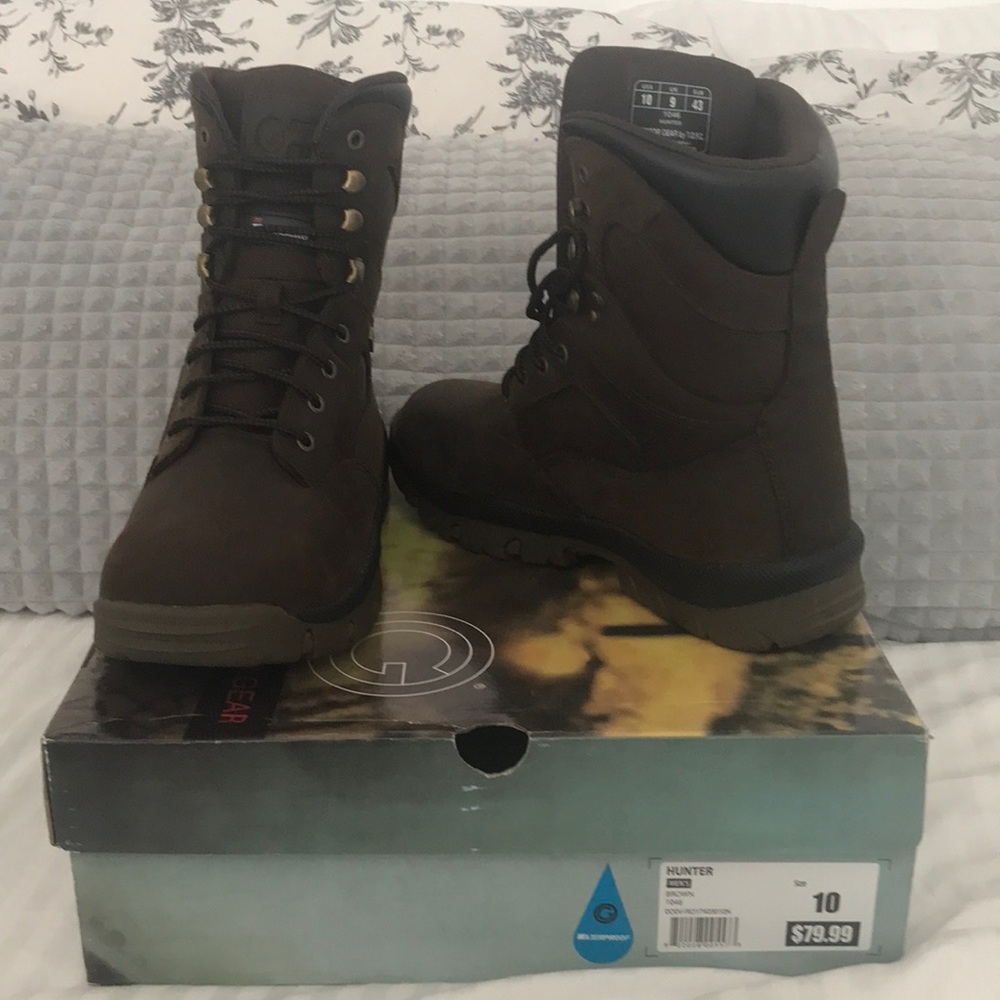 Outdoor hiking boots